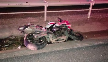Uşak'ta motosiklet refüje çarptı: 1 can kaybı, 1 yaralı