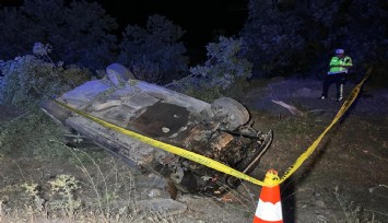Uşak'ta otomobil şarampole devrildi: 1 ölü, 2 yaralı