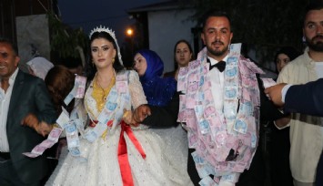 Van’da geline 2 kilo altın, damada 6 buçuk milyon TL takıldı