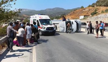 Aydın'da turistleri taşıyan midibüs devrildi: 7 yaralı