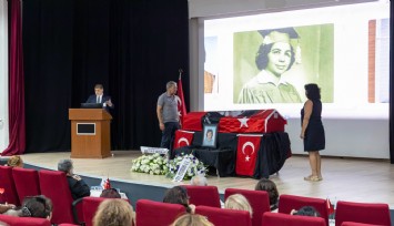 Başkan Tugay’dan hocası Emel Tümbay’a duygusal veda: 'Anınızı yaşatmak için üzerime düşeni yapacağım'