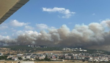 Çanakkale'de alevlerle zorlu mücadele: Havalimanı geçici olarak kapatıldı