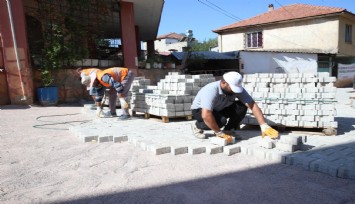 Çiğli’de yol ve park yenileme çalışmaları hızla sürüyor