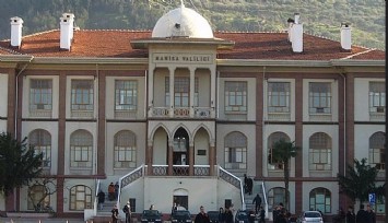 Deprem Manisa’da da etkili oldu: Evlerde çatlaklar, yollarda göçme