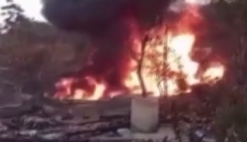 Endonezya'daki kaçak petrol kuyusu yangınında 3 kişi hayatını kaybetti, 2 kişi yaralandı