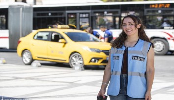 İzmir’de zabıta ekiplerinden taksi denetimi