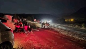Karabük’te orman yangınını kamp sandalyesine yaslanıp izlediler