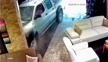 Manisa’da tansiyonu düşen sürücü mağazaya daldı: Girişte kimsenin olmaması faciayı önledi
