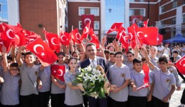 Aliağa 100. Yıl Ortaokulu’nda yeni eğitim yılı coşkusu
