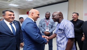Burkina Fasolu sağlık çalışanılarına sertifika verildi