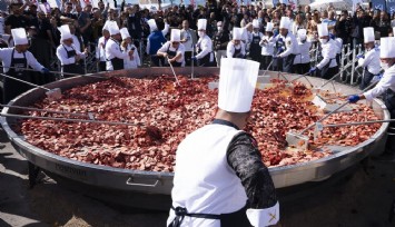 Dünya sucuklu yumurta rekorunu Afyonkarahisar kırdı