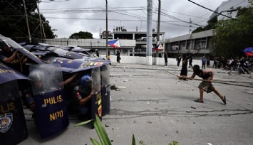 Filipinler’de on binlerce kişiden yolsuzluk protestosu