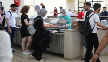 İzmir’de öğrenci bursu aylık 3 bin üniversitelerde üç öğün yemek 4 bin lira