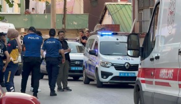 Komşular kokudan fark etti: Anne ve kızı evlerinde ölü bulundu