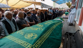Korkunç kazada bir aile paramparça olmuştu: Anne, baba ve oğullarına yürek burkan veda