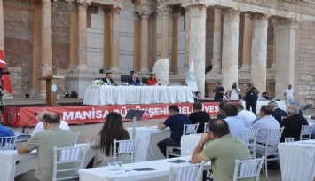 Manisa Belediye Meclisi Sardes'te toplandı