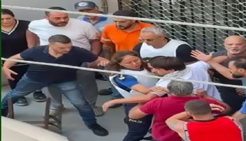 Vatandaşlar 16 yaşındaki karakol  saldırganını linç etmek istedi, polis engelledi