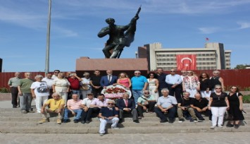 Hasan Tahsin Derneği, Konak'taki anıta çelenk sundu