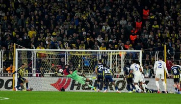 Fenerbahçe UEFA Avrupa Ligi’nde evinde Aston Villa’yı elinden kaçırdı