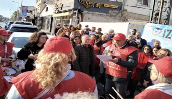 Güzelbahçe’de emeklilerden trampetli protesto: Sadaka değil, insanca yaşam istiyoruz