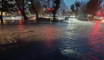 İzmir ‘de sağanak etkisi