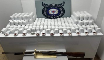 İzmir’de şüpheli araçtan yüklü miktarda uyuşturucu çıktı