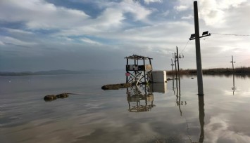Köyceğiz Gölü taştı, Kordon sular altında kaldı
