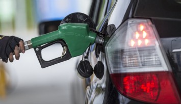 Motorine indirim geliyor: Pompa fiyatlarına 93 kuruş yansıyacak