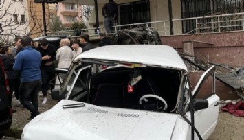 Ödemiş’te feci kaza: Kontrolden çıkan otomobil apartman bahçesine uçtu, 1’i ağır 6 yaralı