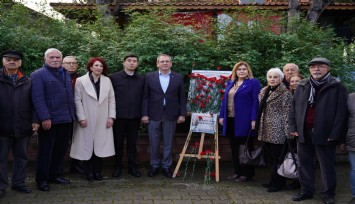 Uğur Mumcu Ayvalık'taki evinin önünde anıldı