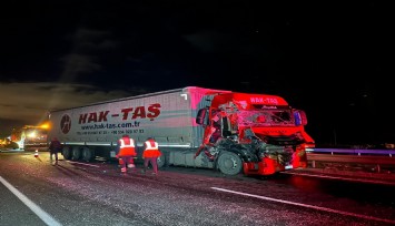 Uşak-İzmir yolunda feci kaza: 1 kişi yaralandı