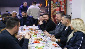 Başkan Görkem Duman Kozağaç’ta sahur sofrasında