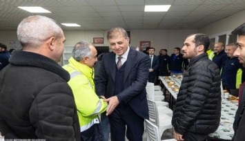 Başkan Tugay güne emekçilerle başladı