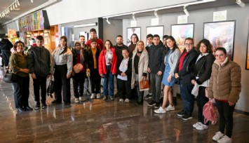 Bornova'da sinema salonu kahkahalarla doldu