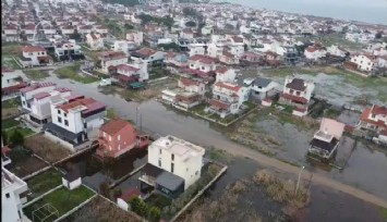 Dikili'de yağmurun bilançosu havadan görüntülendi