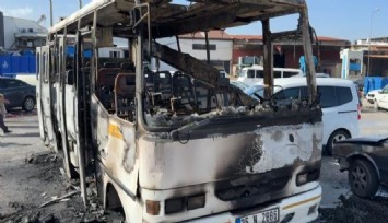 İzmir'de hurda minibüste yangın: Geceyi geçirmek isteyen gençten acı haber
