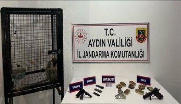 Kuşadası’nda jandarmadan şok baskın: Evden silah ve maymun çıktı