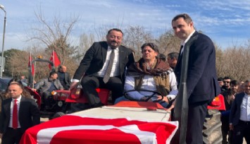 Ödemiş'te traktörlü tepki: CHP'li Solakoğlu'ndan tarım politikalarına sert eleştiri
