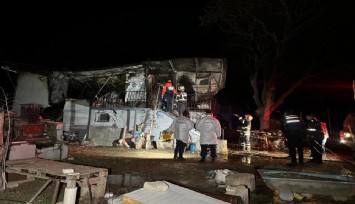 Prefabrik ev küle döndü: Yaşlı çiftten acı haber