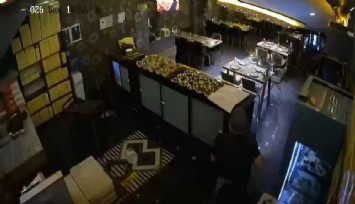 Sakarya'da iftar hazırlığı faciaya dönüşüyordu: Asma tavan böyle çöktü