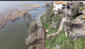 Uluabat Gölü taştı, Yaren Leylek’in köyü sular altında kaldı
