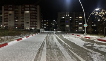 Uşak'ta sağanak yağış sonrası dolu etkili oldu