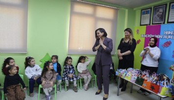 Başkan Kınay 'Her emeğiniz Karabağlar'a değer katıyor'