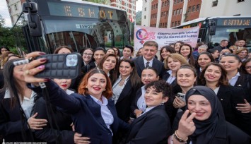 İzmir’de kadın şoförler direksiyonda