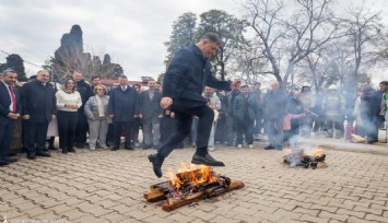İzmir’de Nevruz rüzgarı
