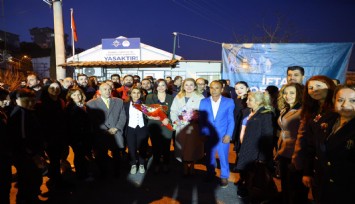 Karabağlar ’daki iftar buluşmasına CHP Kadın Kolları Genel Başkanı Asu Kaya konuk oldu