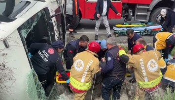 Kula'da kontrolden çıkan tır su kanalına uçtu: 1'i ağır 3 yaralı