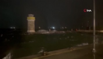 Marmaris’te şiddetli fırtına etkili oluyor