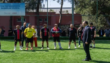 Birimler arası futbol turnuvasında ilk vuruşu Başkan Eşki yaptı