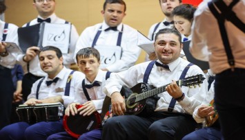 Buca’da notalar farkındalık için yükseldi